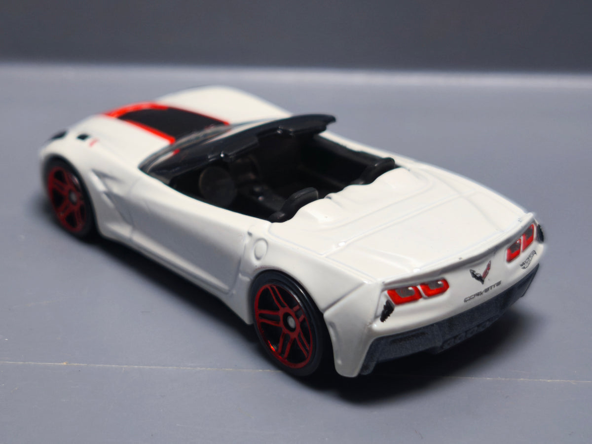 Hot Wheels 14 corvette stingray 2016-107   (A11)