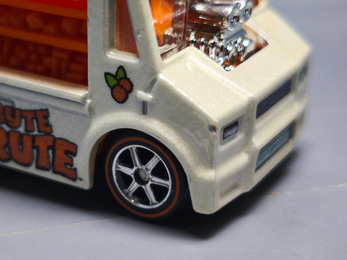 Hot Wheels 2014 general mills Smokin grille    (A11)