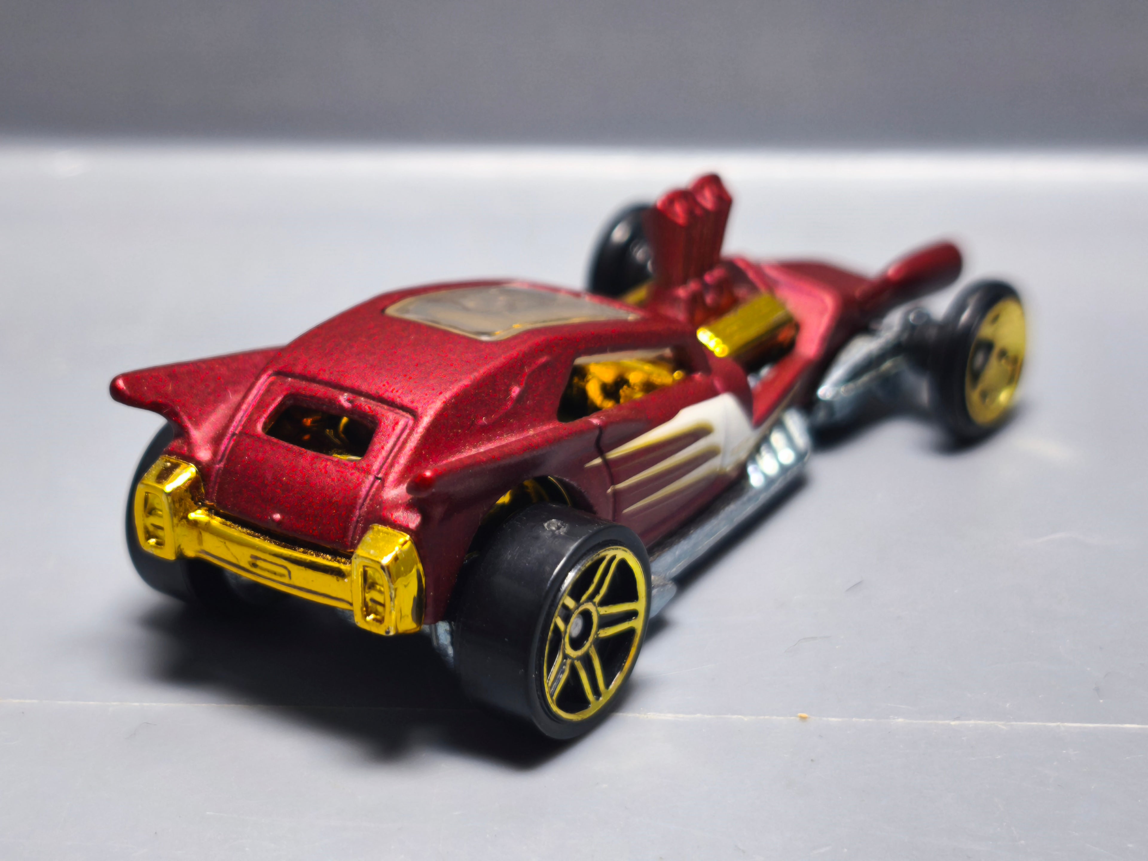 Hot Wheels Fangula 2013-186     (A11)