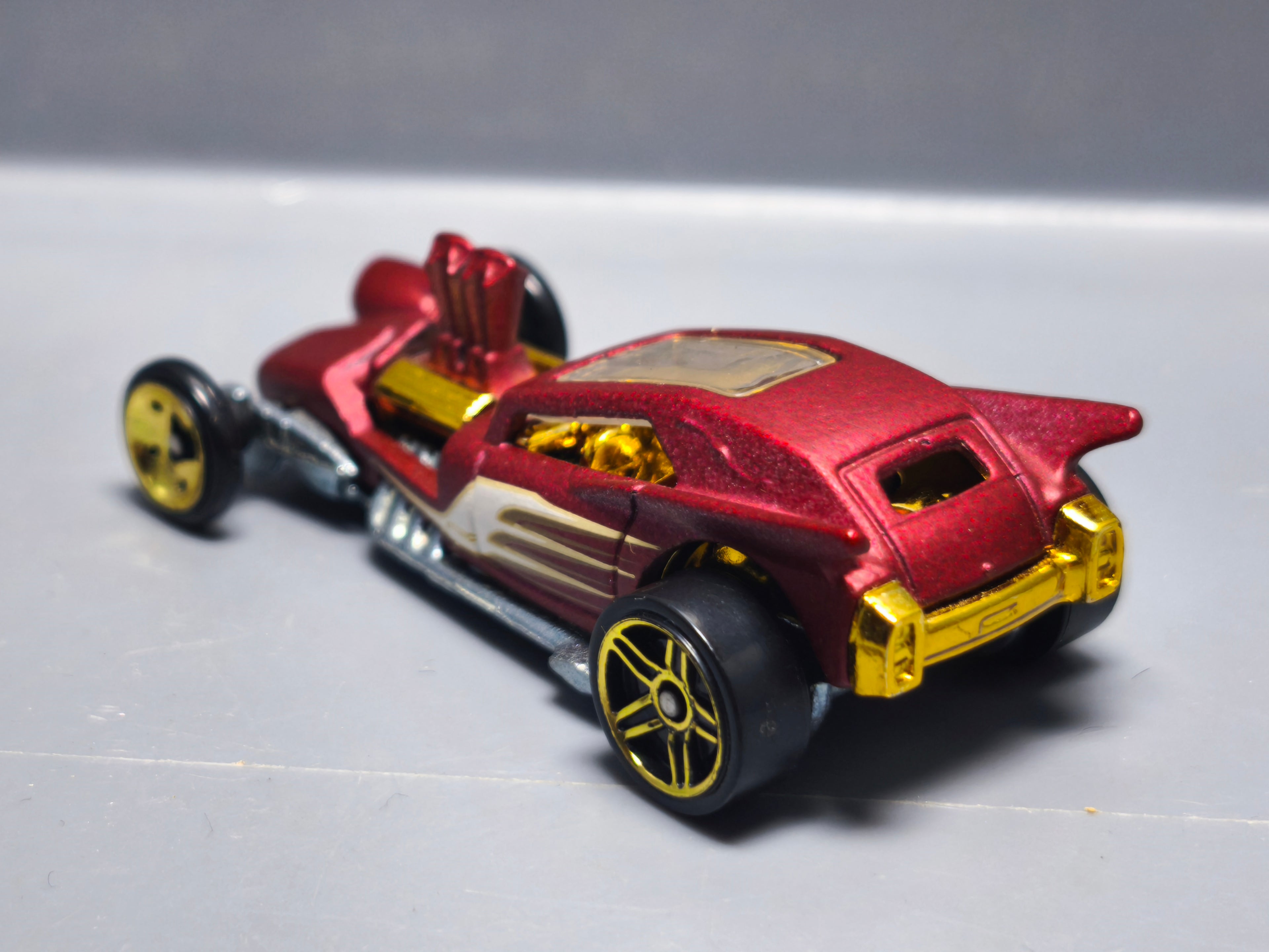 Hot Wheels Fangula 2013-186     (A11)