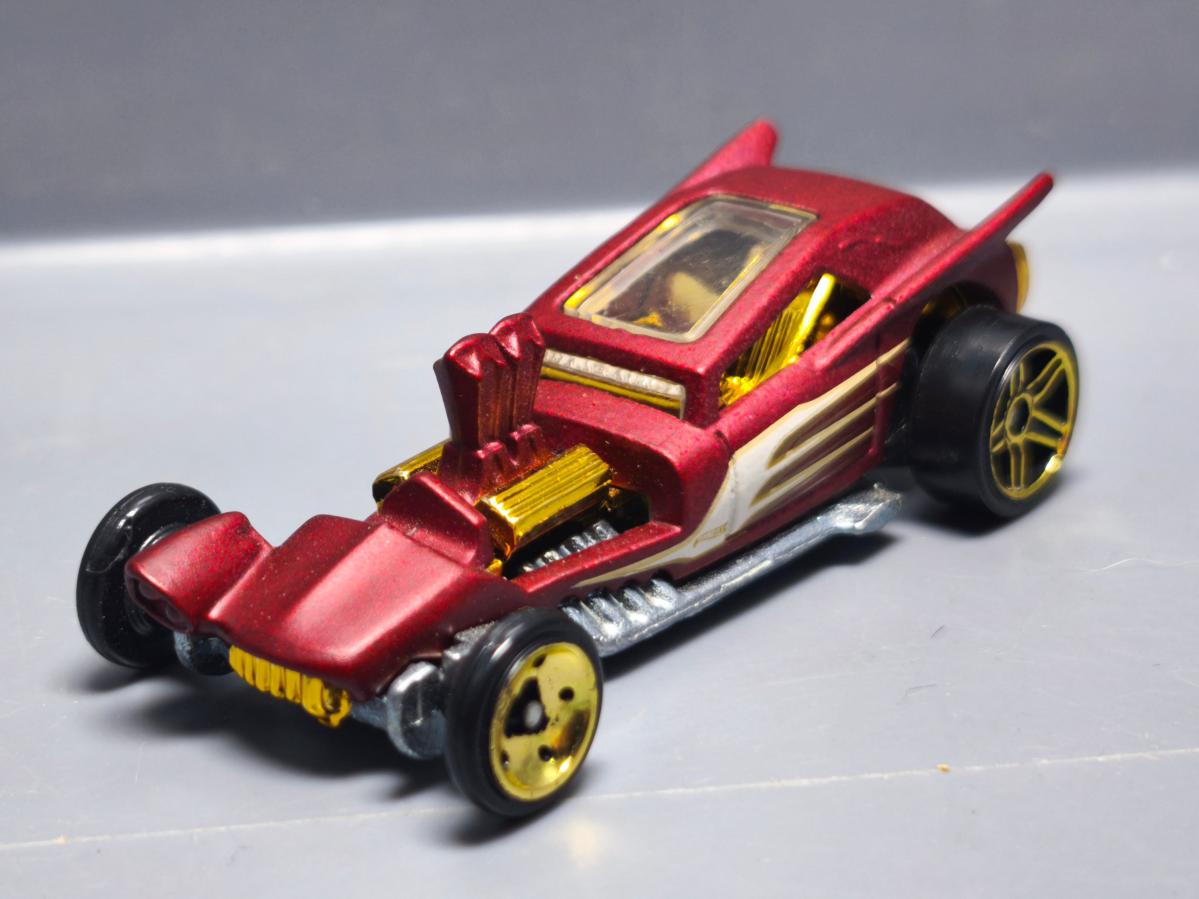 Hot Wheels Fangula 2013-186     (A11)