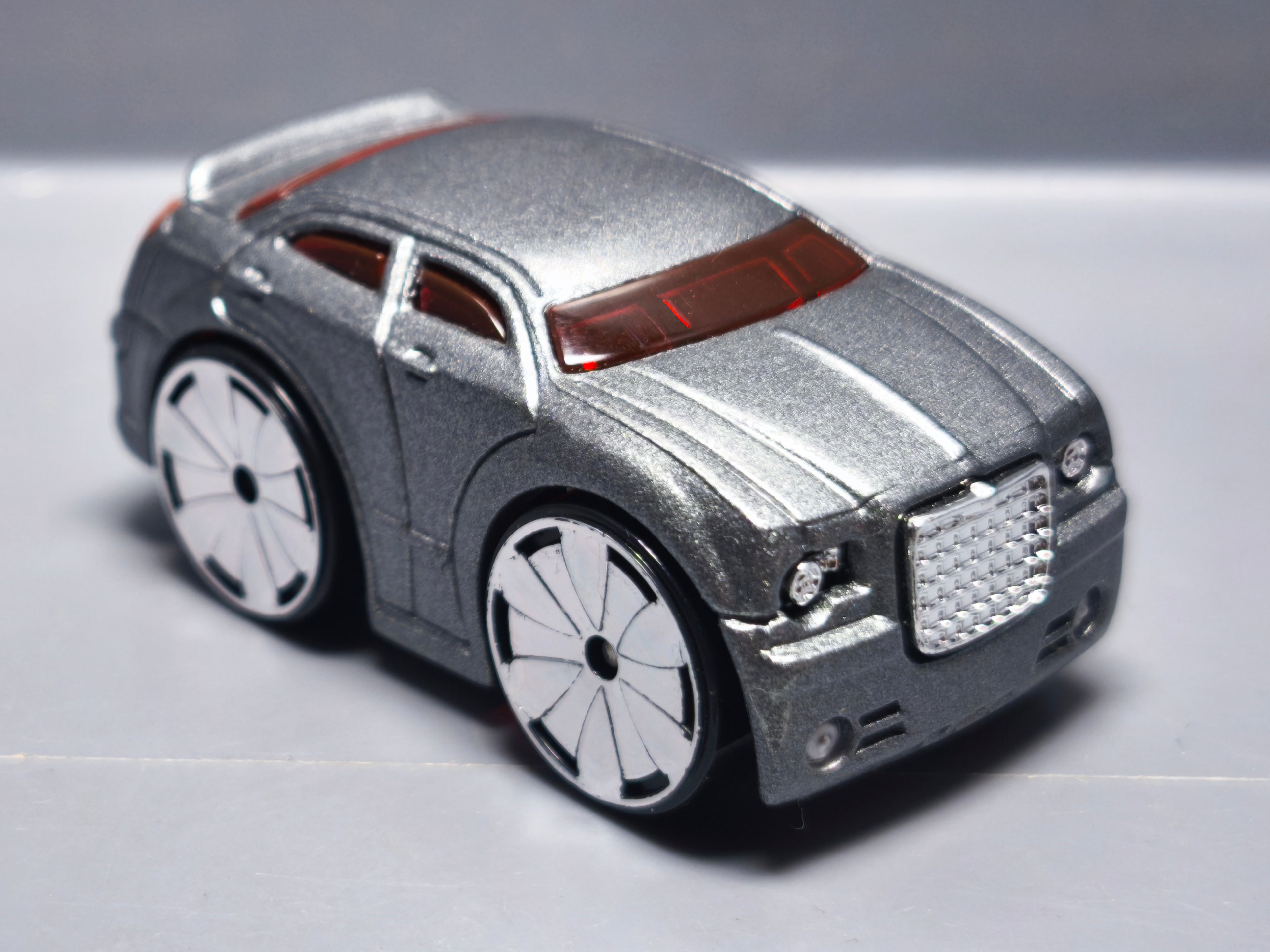 Hot Wheels First Editions Chrysler 300C  antibrouillard peint 2005-031 (A11)