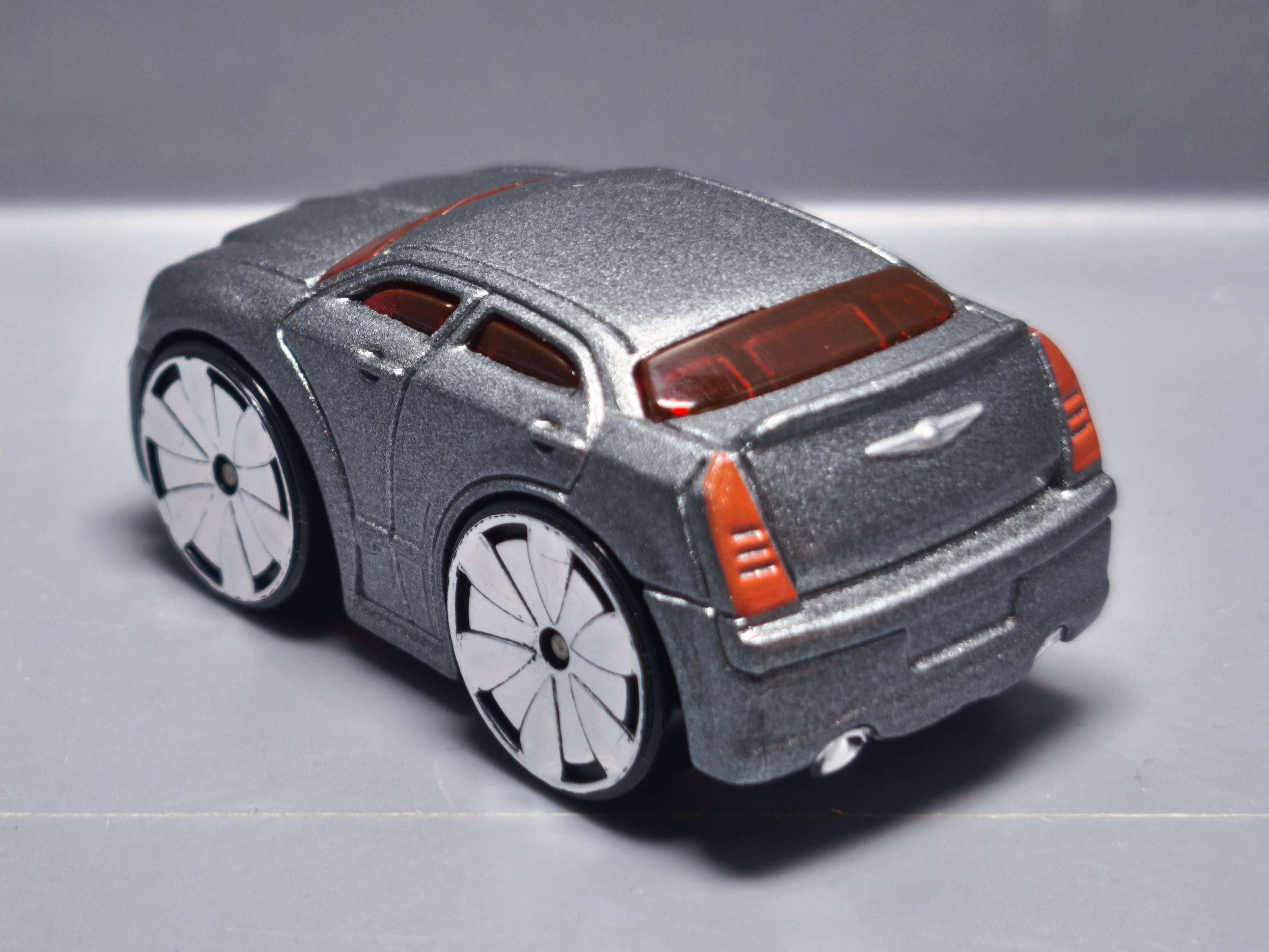 Hot Wheels First Editions Chrysler 300C  antibrouillard peint 2005-031 (A11)