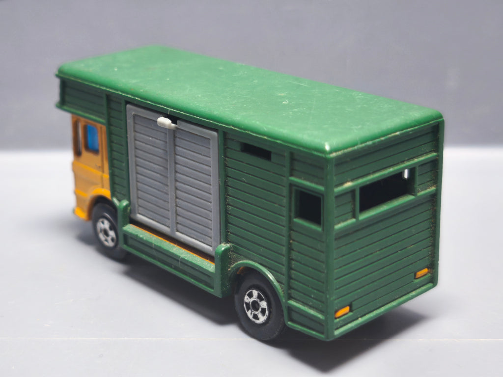 Matchbox AEC ergomatic horse box (A13)