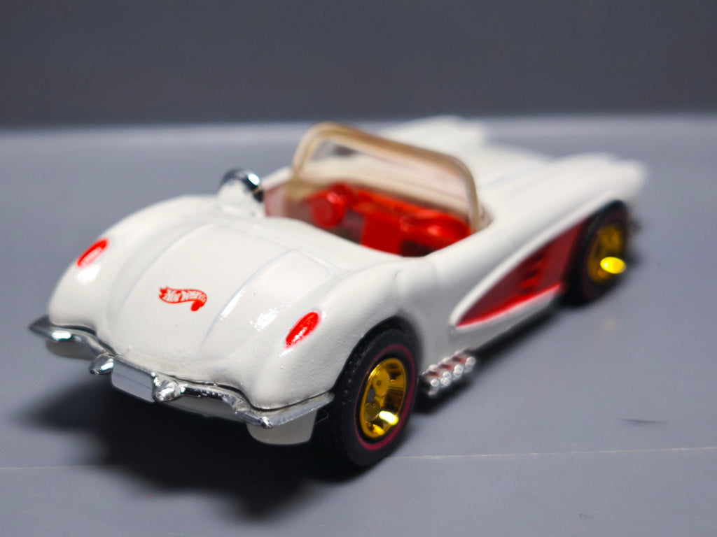 Hot Wheels 1996 exclusive FAO Schwarz  58 corvette   (A14)