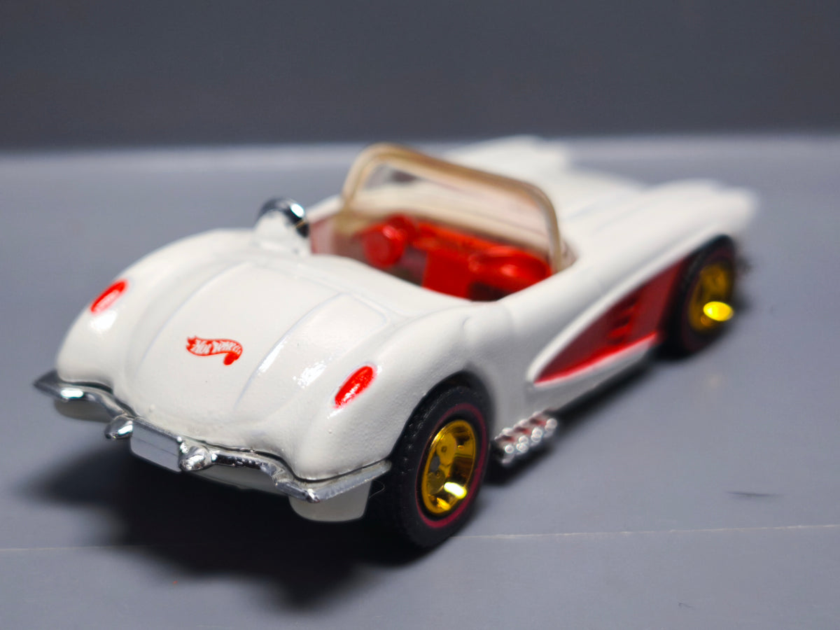 Hot Wheels 1996 exclusive FAO Schwarz  58 corvette   (A14)