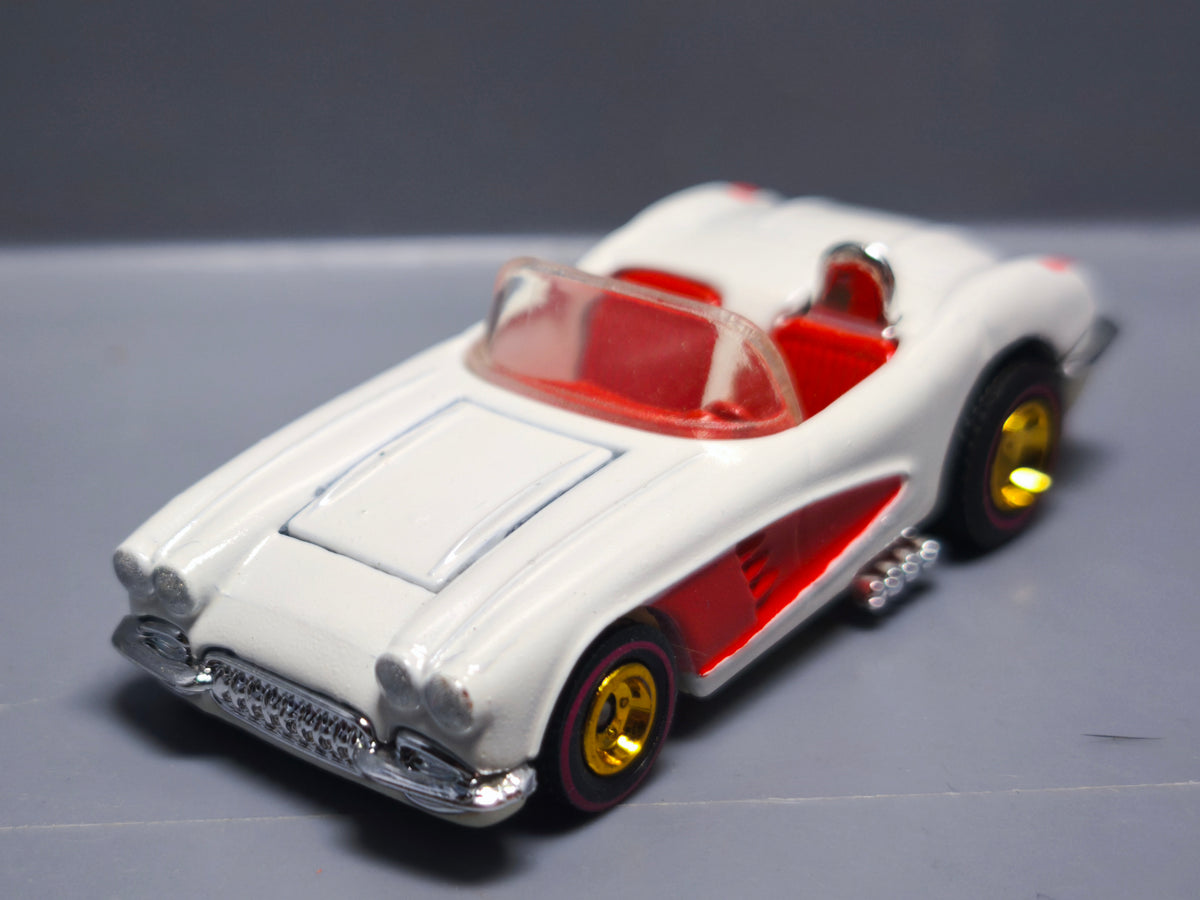 Hot Wheels 1996 exclusive FAO Schwarz  58 corvette   (A14)
