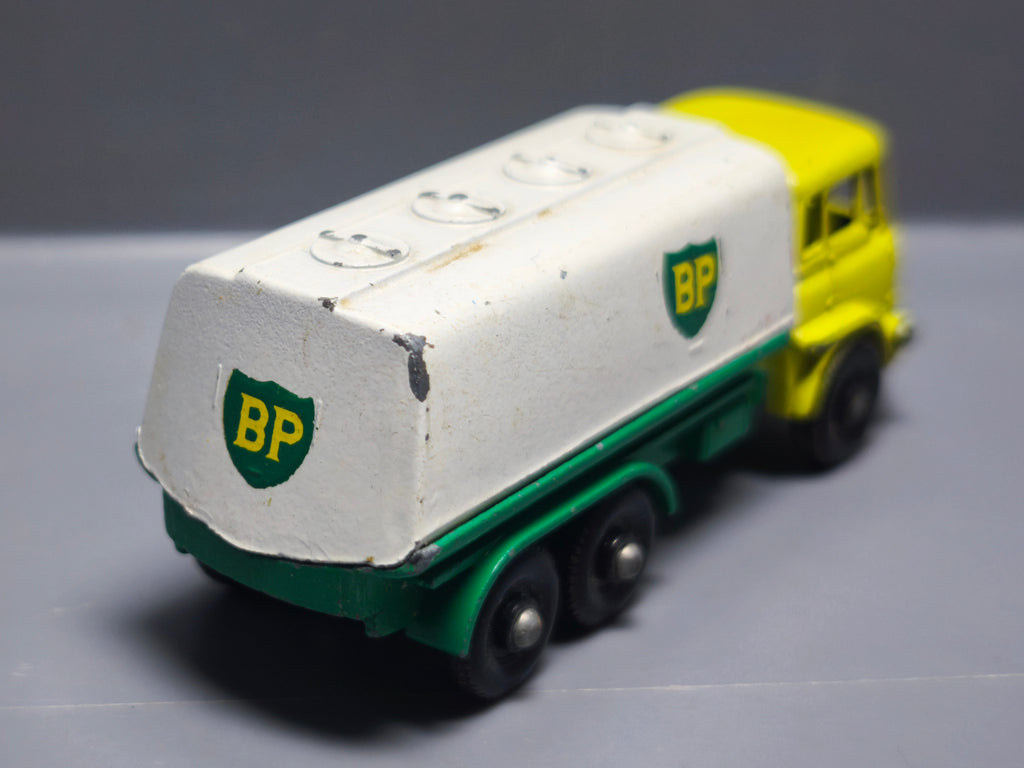 Matchbox Lesney Bedford petrol tanker  (A14)