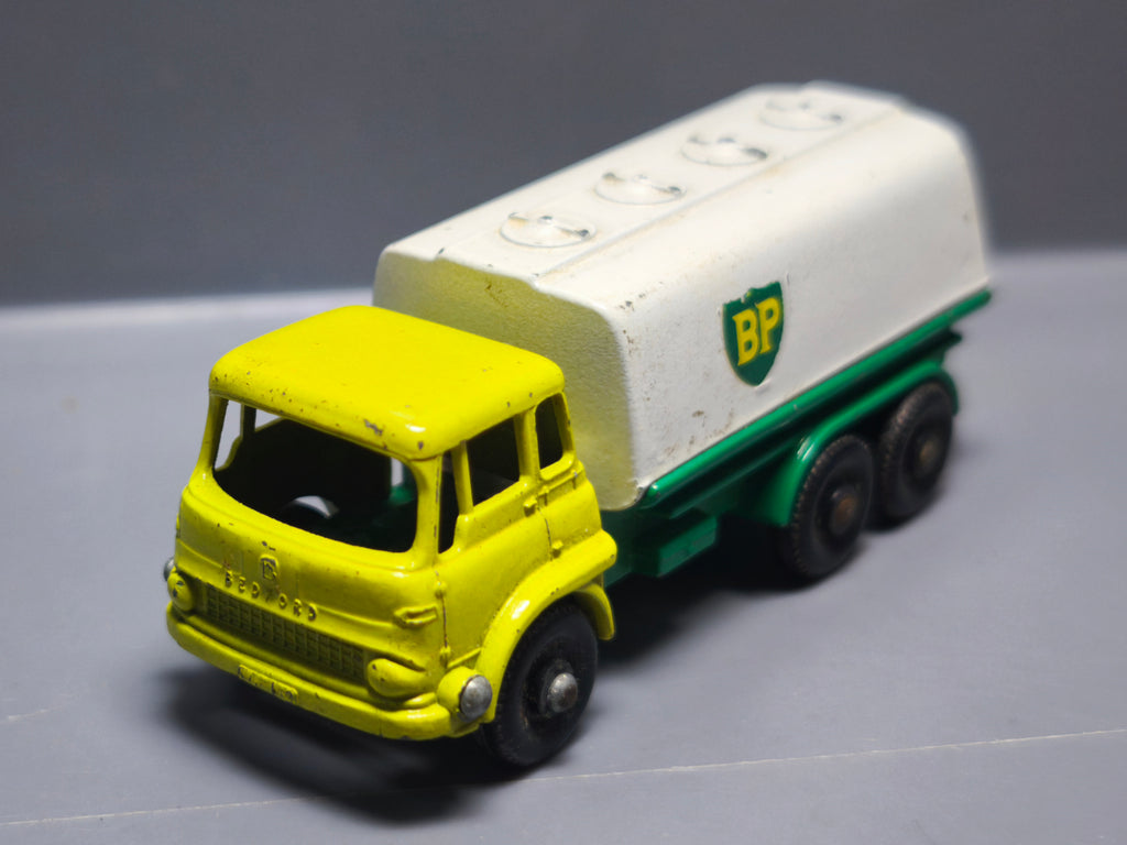 Matchbox Lesney Bedford petrol tanker  (A14)