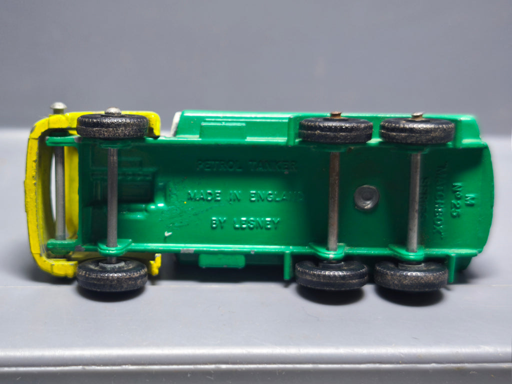Matchbox Lesney Bedford petrol tanker  (A14)