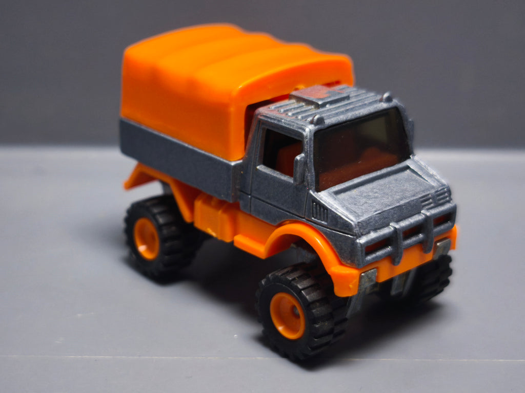Hot Wheels Mercedes benz unimog  1995-318 real riders    (a14)