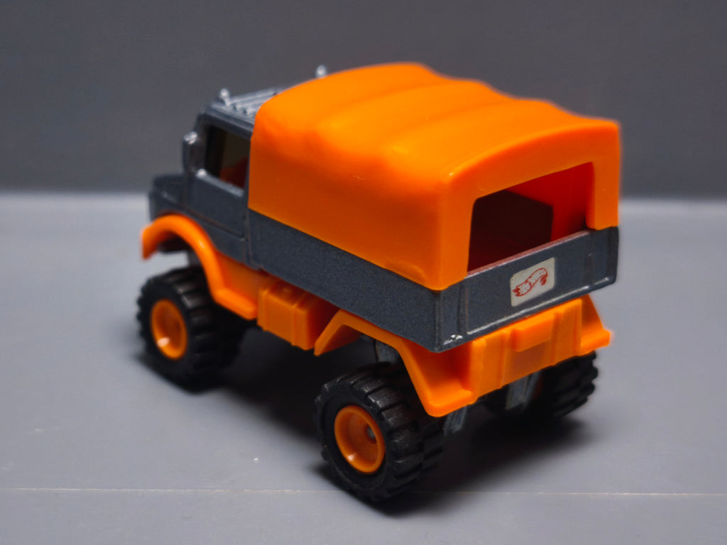 Hot Wheels Mercedes benz unimog  1995-318 real riders    (a14)