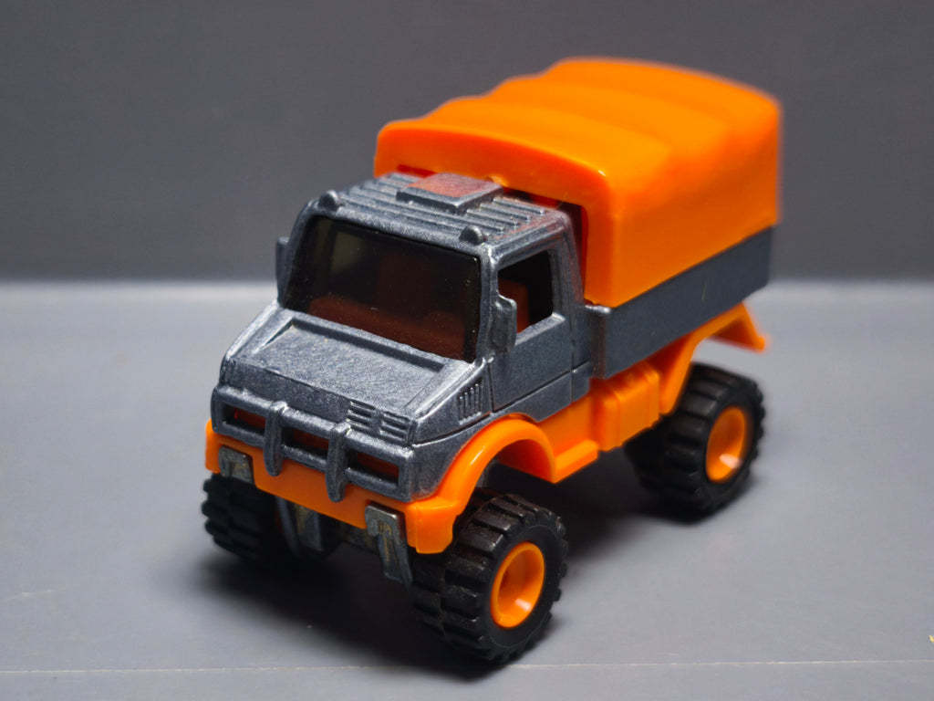 Hot Wheels Mercedes benz unimog  1995-318 real riders    (a14)