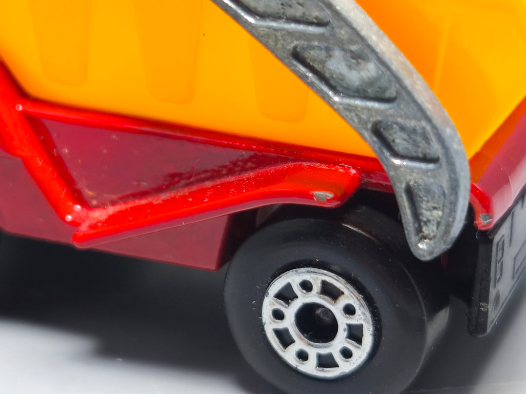 Matchbox  1970 superfast  Skip truck  (A33)