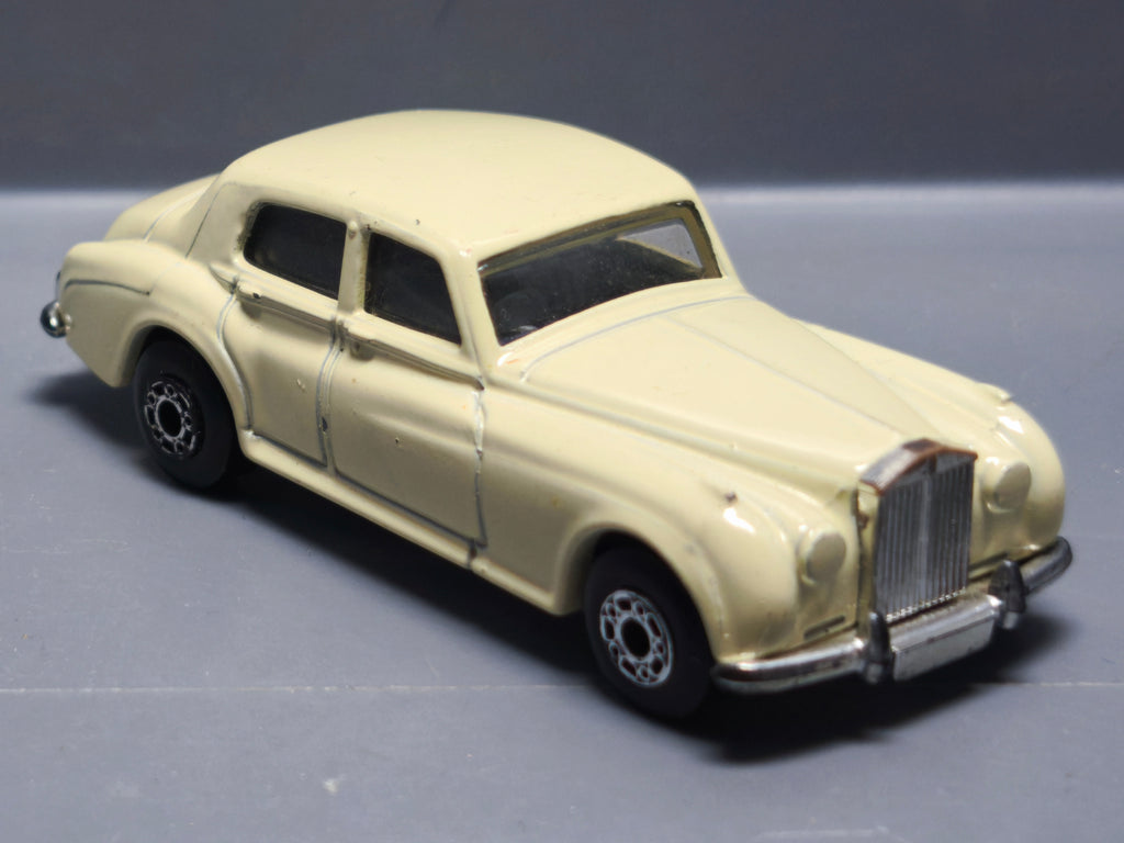 Matchbox 1986/88 mainline 062 Rolls-Royce silver cloud    (A33)