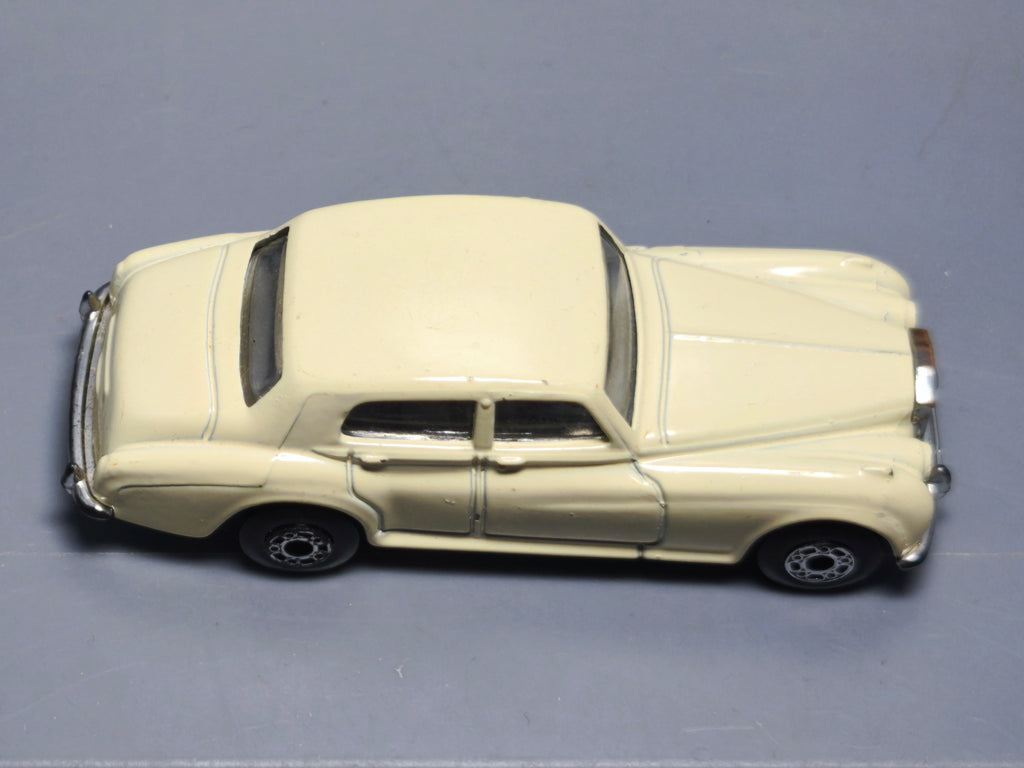 Matchbox 1986/88 mainline 062 Rolls-Royce silver cloud    (A33)