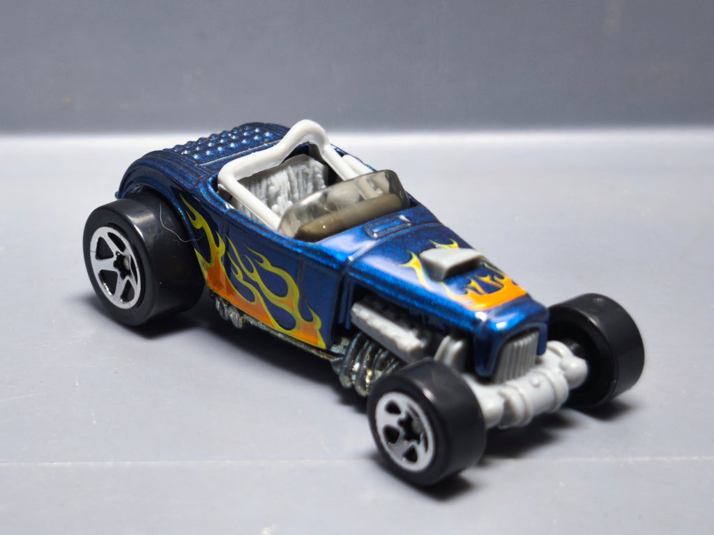 Hot Wheels 2003 decades exclusive target  Deuce roadster  (A34)