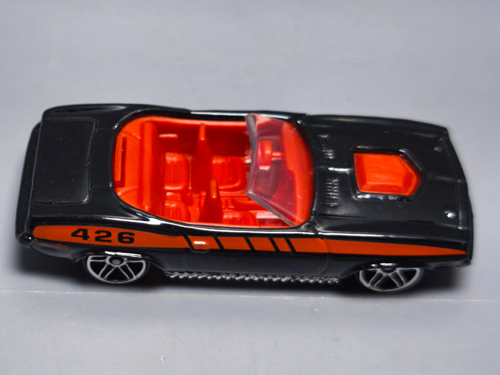 Hot Wheels 2003 decades exclusive target 1970 plymouth barracuda   (A34)