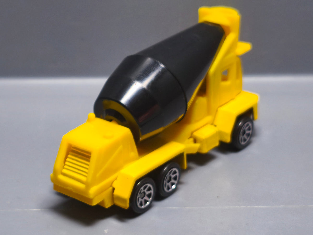 Hot Wheels 1997 exclusive multipack toys R Us Oshkosh cement mixer (A36)