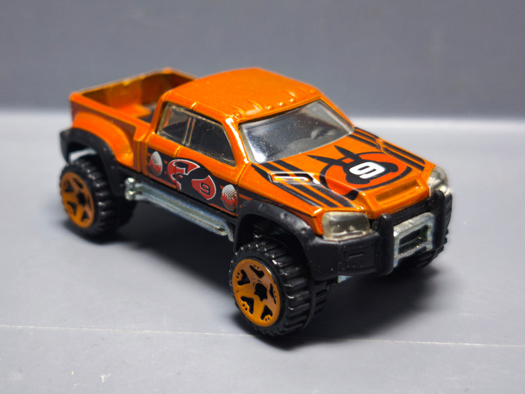 Hot Wheels 2007 easter egg-clusive Mega duty    (A25)