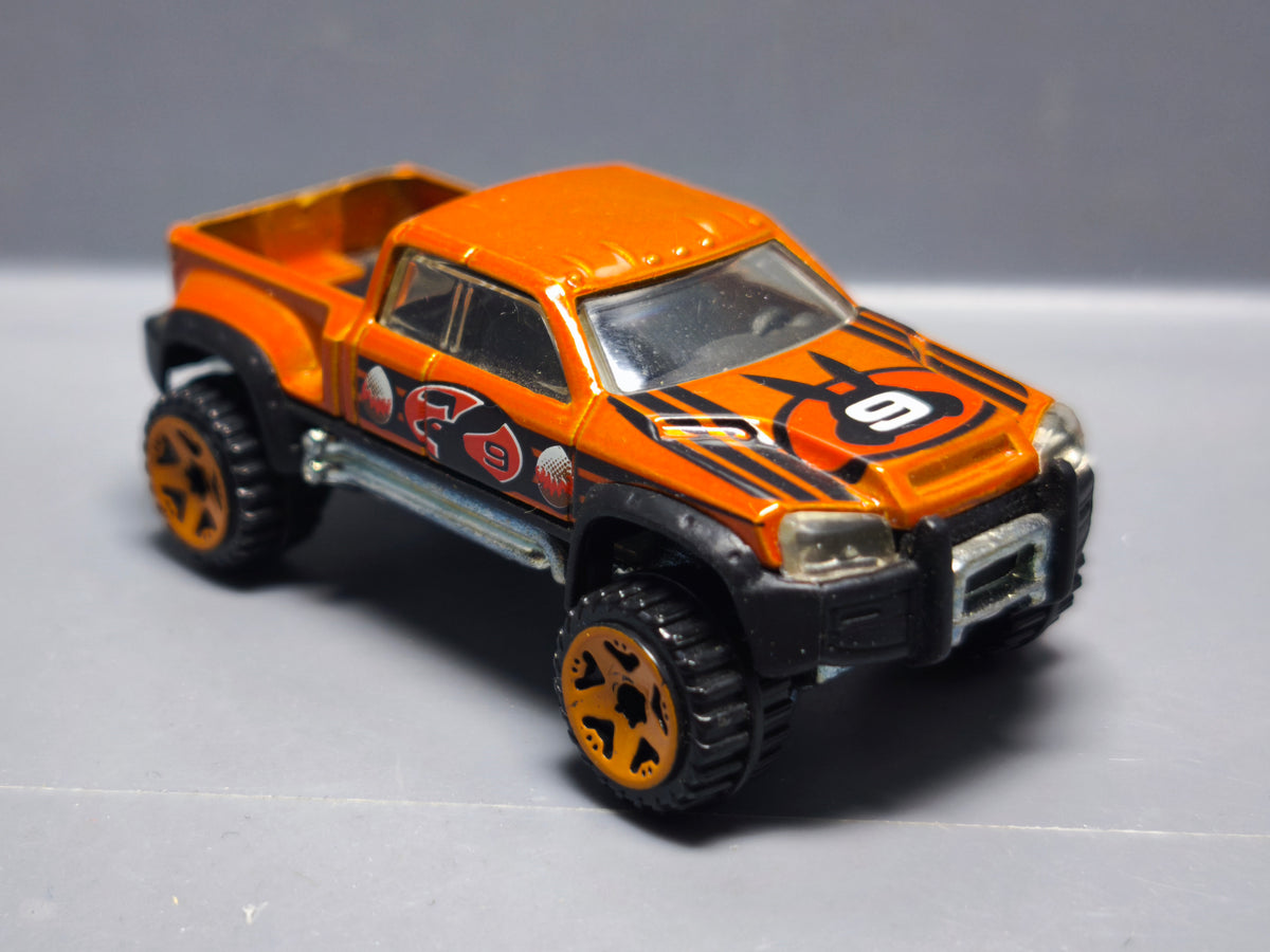 Hot Wheels 2007 easter egg-clusive Mega duty    (A25)
