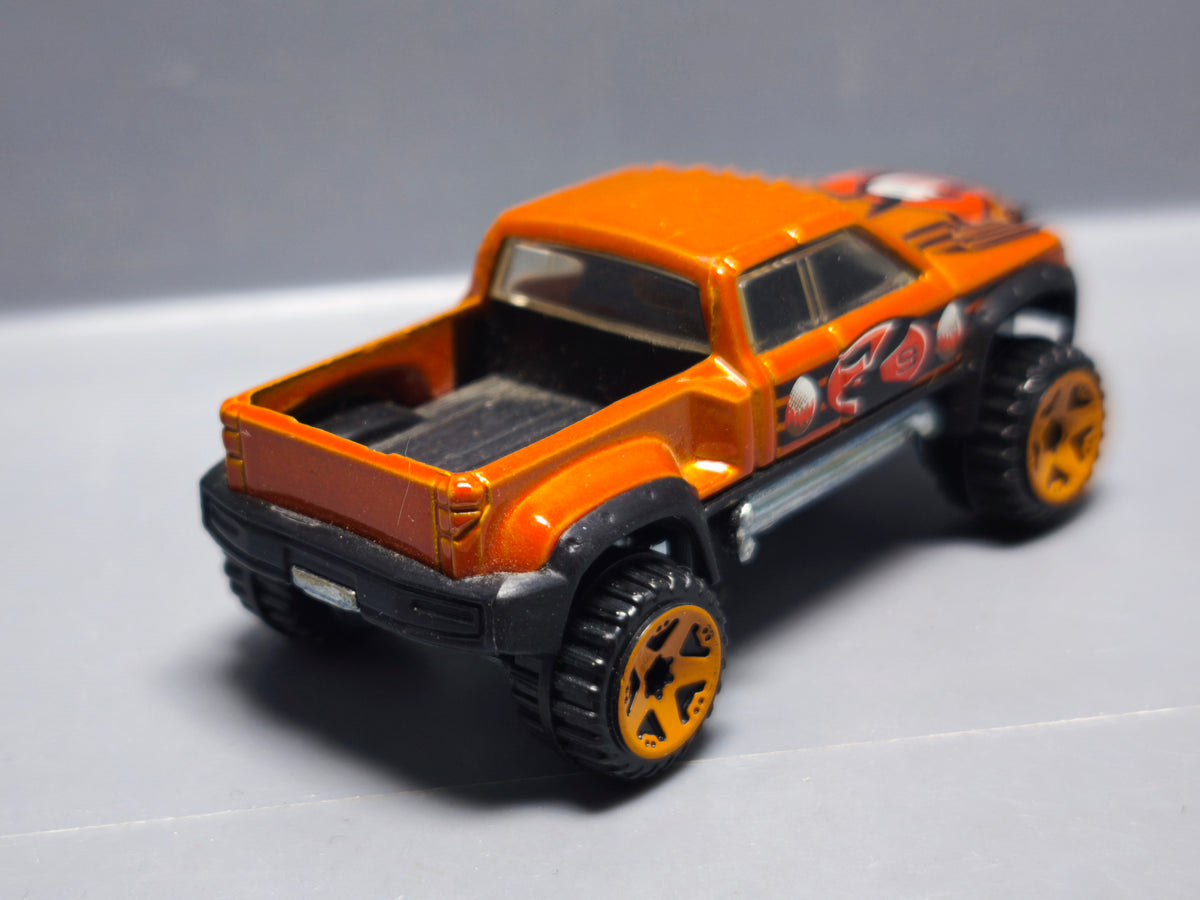 Hot Wheels 2007 easter egg-clusive Mega duty    (A25)