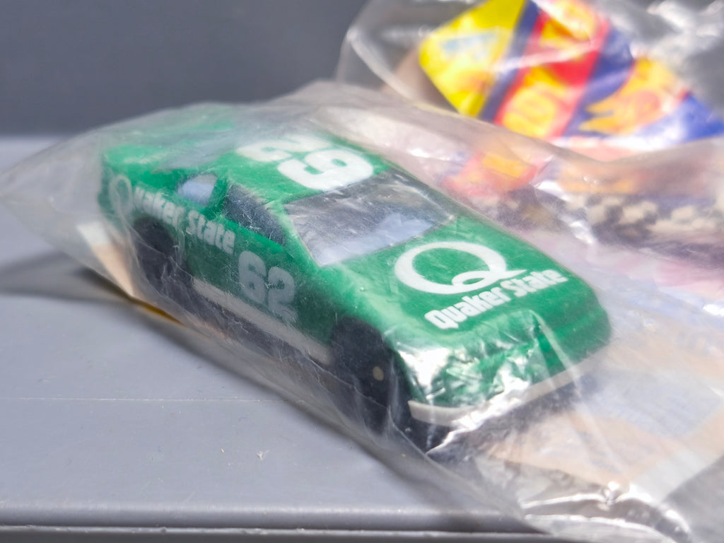 Hot Wheels 1993 promo mcdonald happy meal Quaker state stocker (A25)