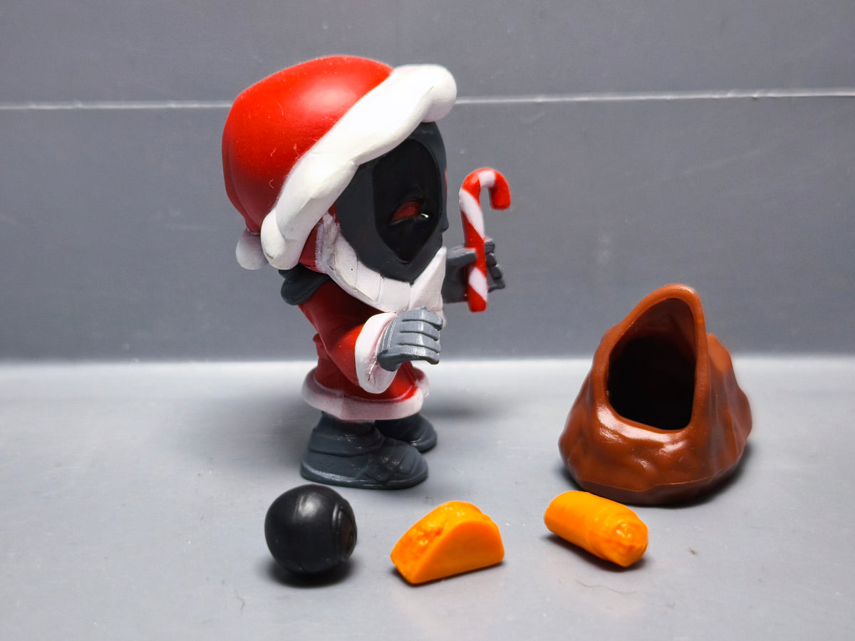 Marvel Bandai figurine Deadpool Chimichanga surprise gris Père noël