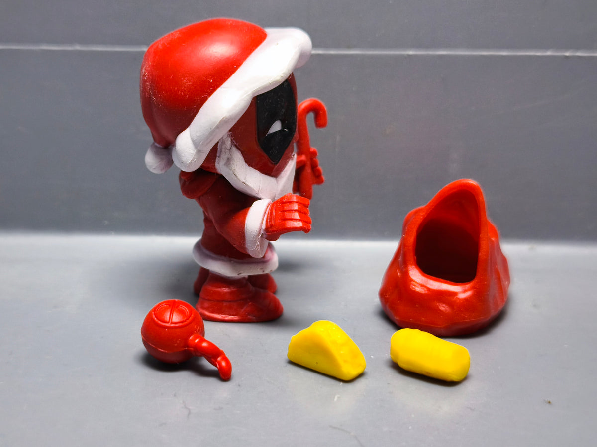 Marvel Bandai figurine Deadpool Chimichanga surprise rouge Père noël
