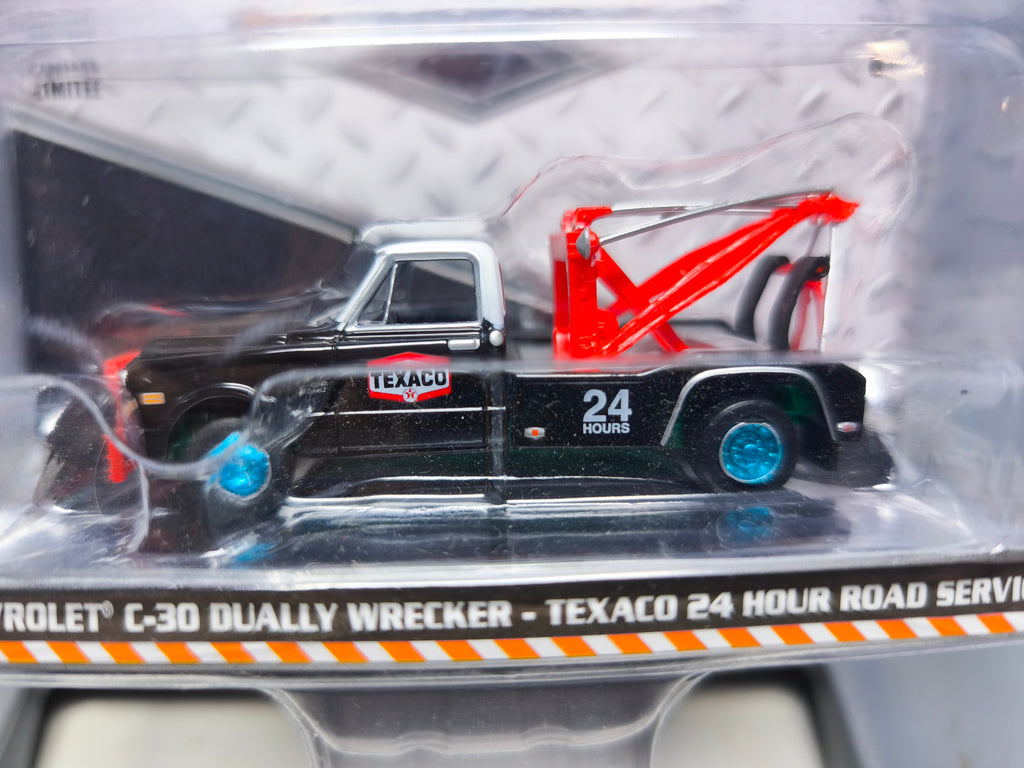 Greenlight Dually Drivers 1970 chevrolet c-30 dually wrecker texaco Chase (CT01)