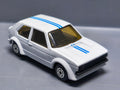 Mc Toy Volkswagen Golf 1 blanche bandes bleues   (A09)
