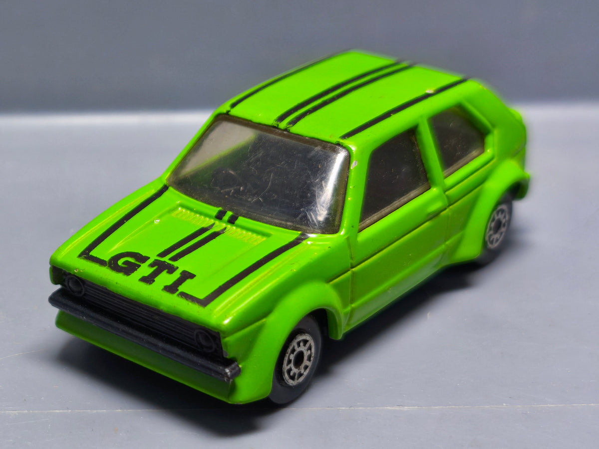Mc Toy Volkswagen Golf 1 verte GTI  (A09)