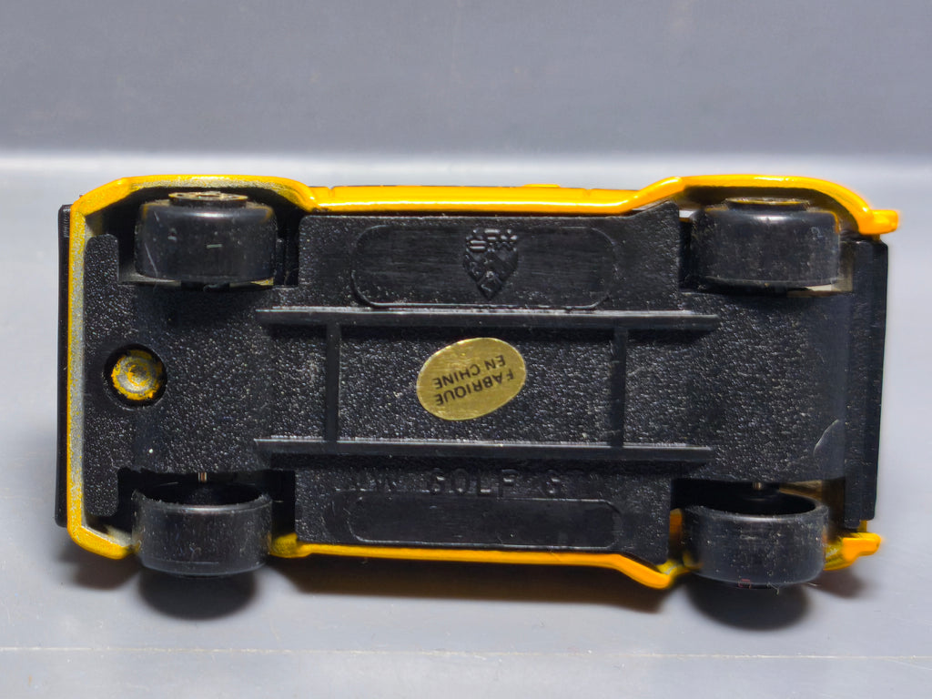 Mc Toy Volkswagen Golf 1 car service  (A09)