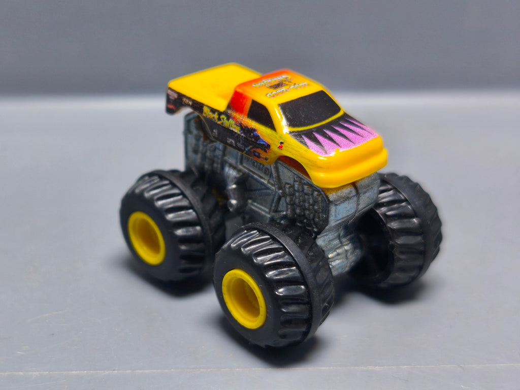 Hot Wheels Monster Jam Mighty Minis Black Stallion Mini Monster Truck Diecast (A01)