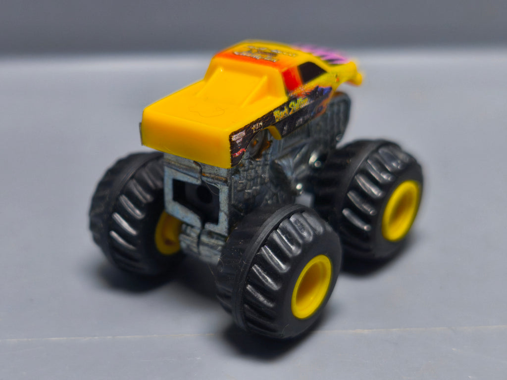 Hot Wheels Monster Jam Mighty Minis Black Stallion Mini Monster Truck Diecast (A01)