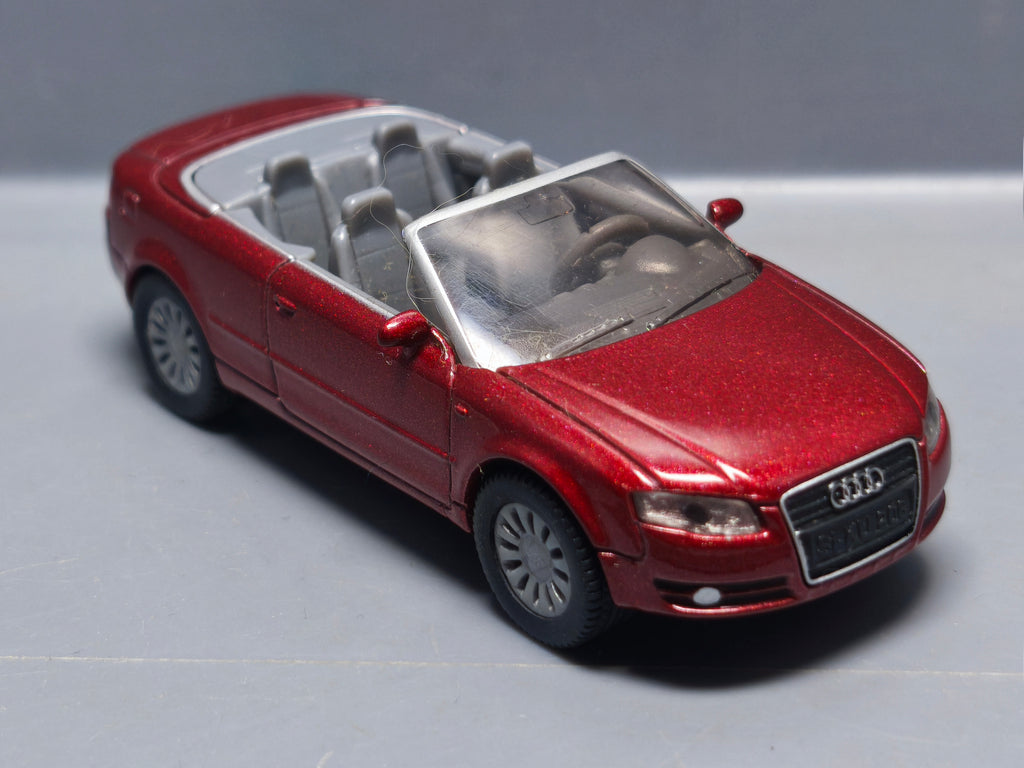Siku 1339 Audi A4 Cabrio 3.2 FSI Bordeaux (A01)