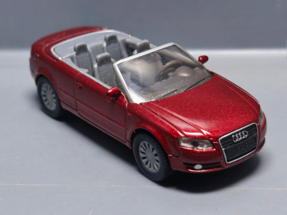 Siku 1339 Audi A4 Cabrio 3.2 FSI Bordeaux (A01)