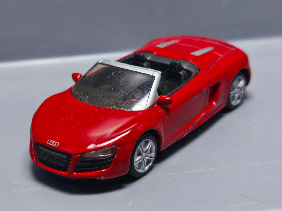 Siku 1430 Audi R8 Spyder Rouge  (A01)