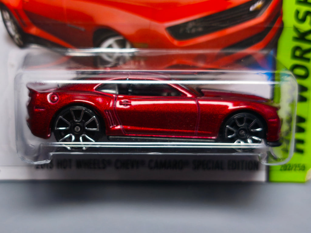Hot Wheels 2013 chevy Camaro special edition  Chevrolet 2014-202  (DV013)