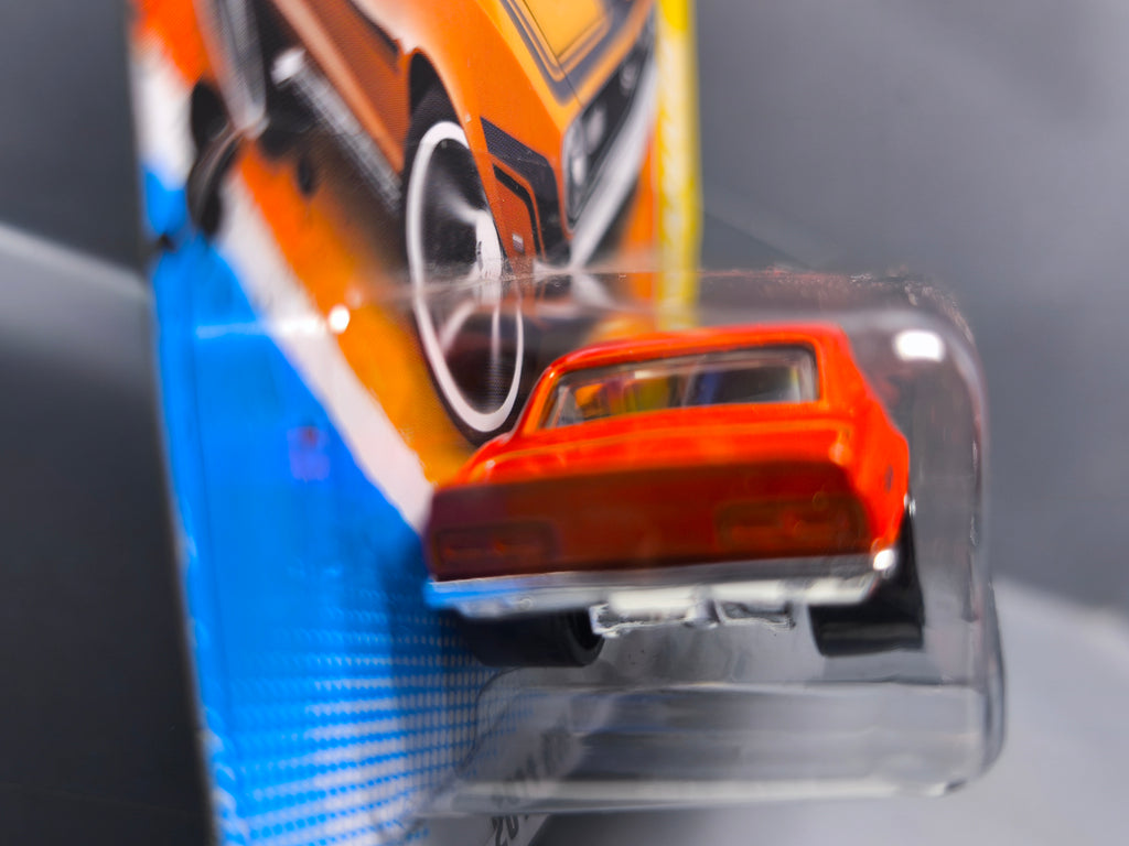 Hot Wheels '68 Copo Camaro Chevrolet 2011-025 (DV013)