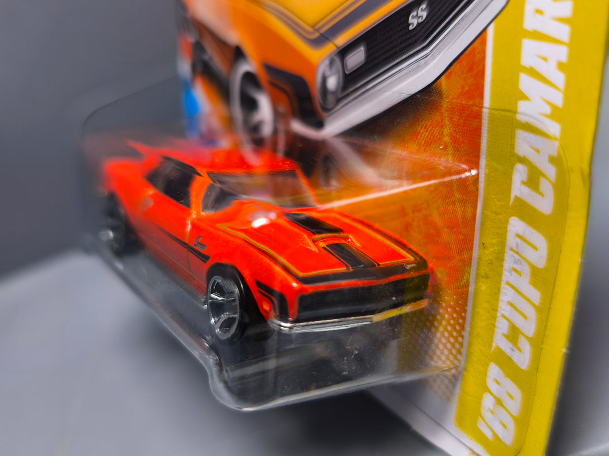 Hot Wheels '68 Copo Camaro Chevrolet 2011-025 (DV013)