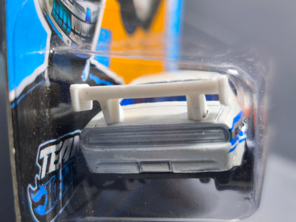 Hot Wheels Dodge Challenger Drift Car 2012-229 (DV013)