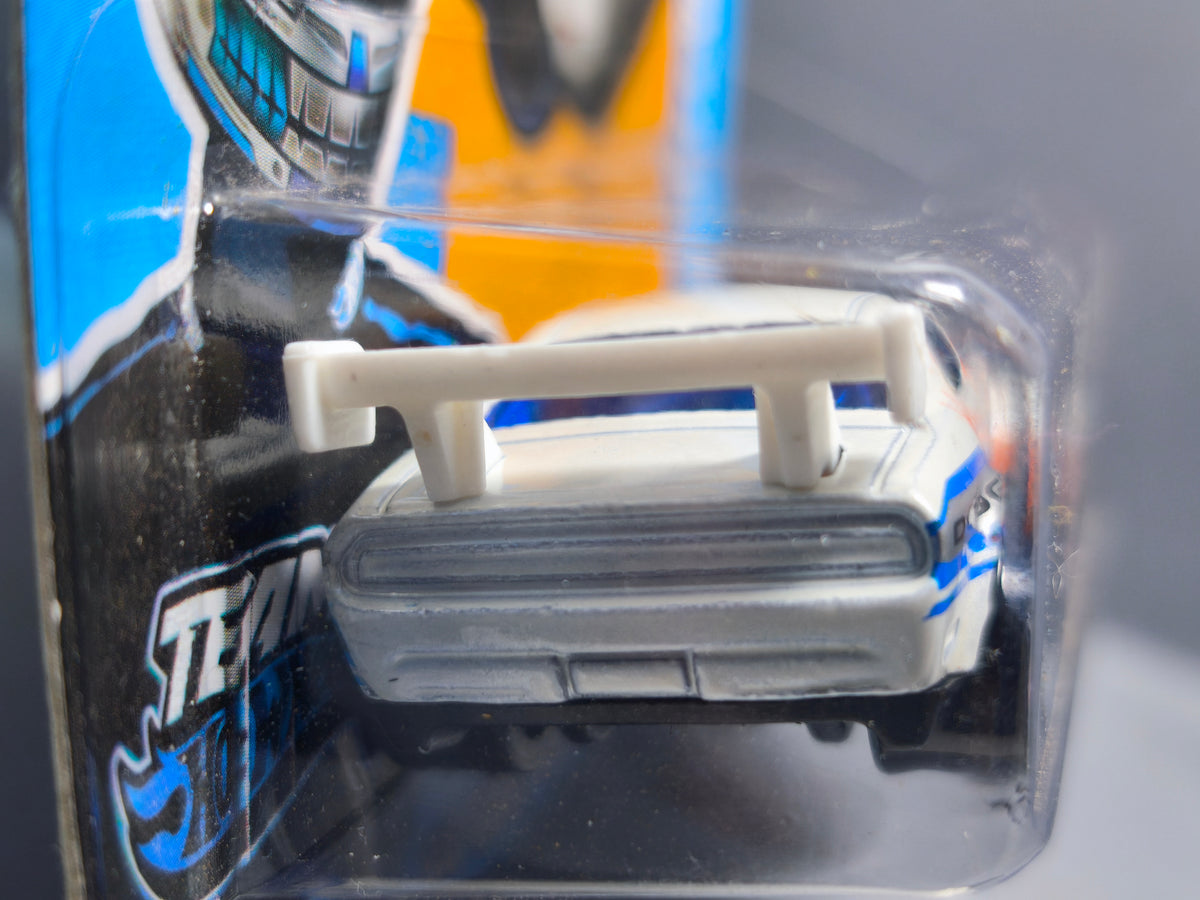 Hot Wheels Dodge Challenger Drift Car 2012-229 (DV013)
