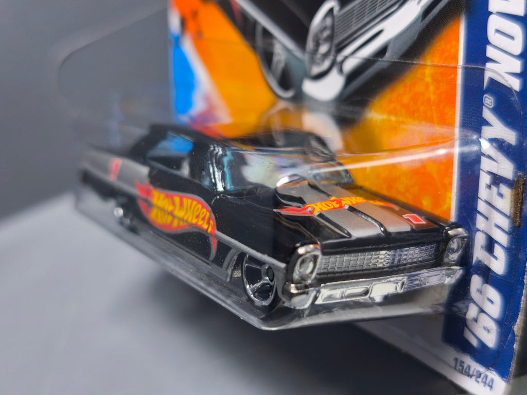 Hot Wheels '66 Chevy Nova Chevrolet 2011-154 (DV013)