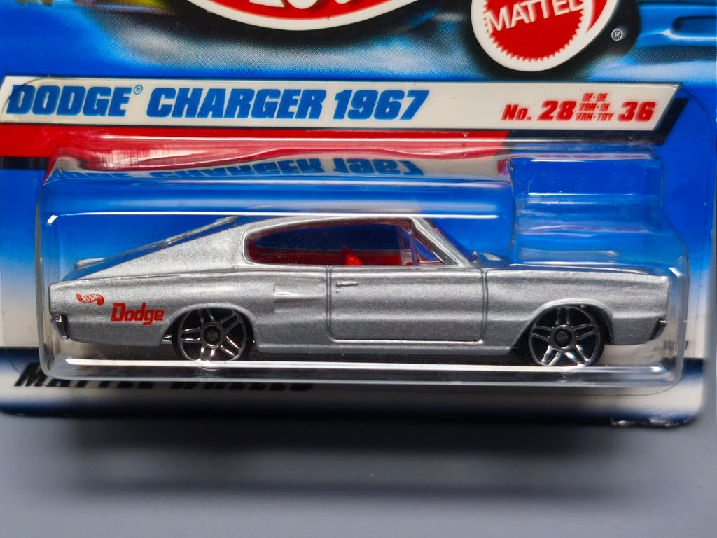 Hot Wheels 1967 Dodge Charger 2000-088 (DV013)