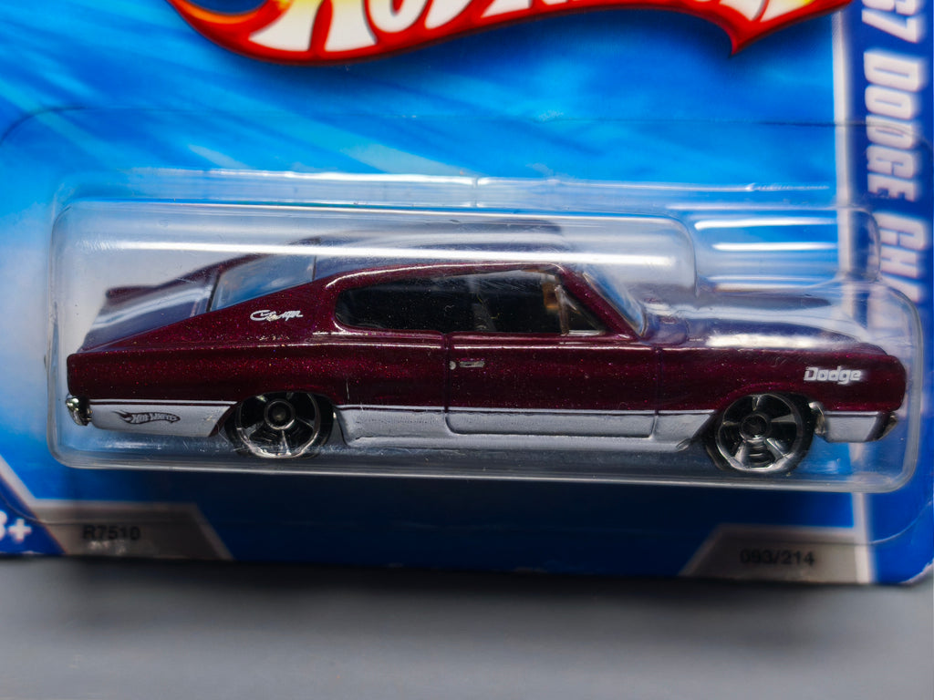Hot Wheels 1967 Dodge Charger 2010-093 (DV013)