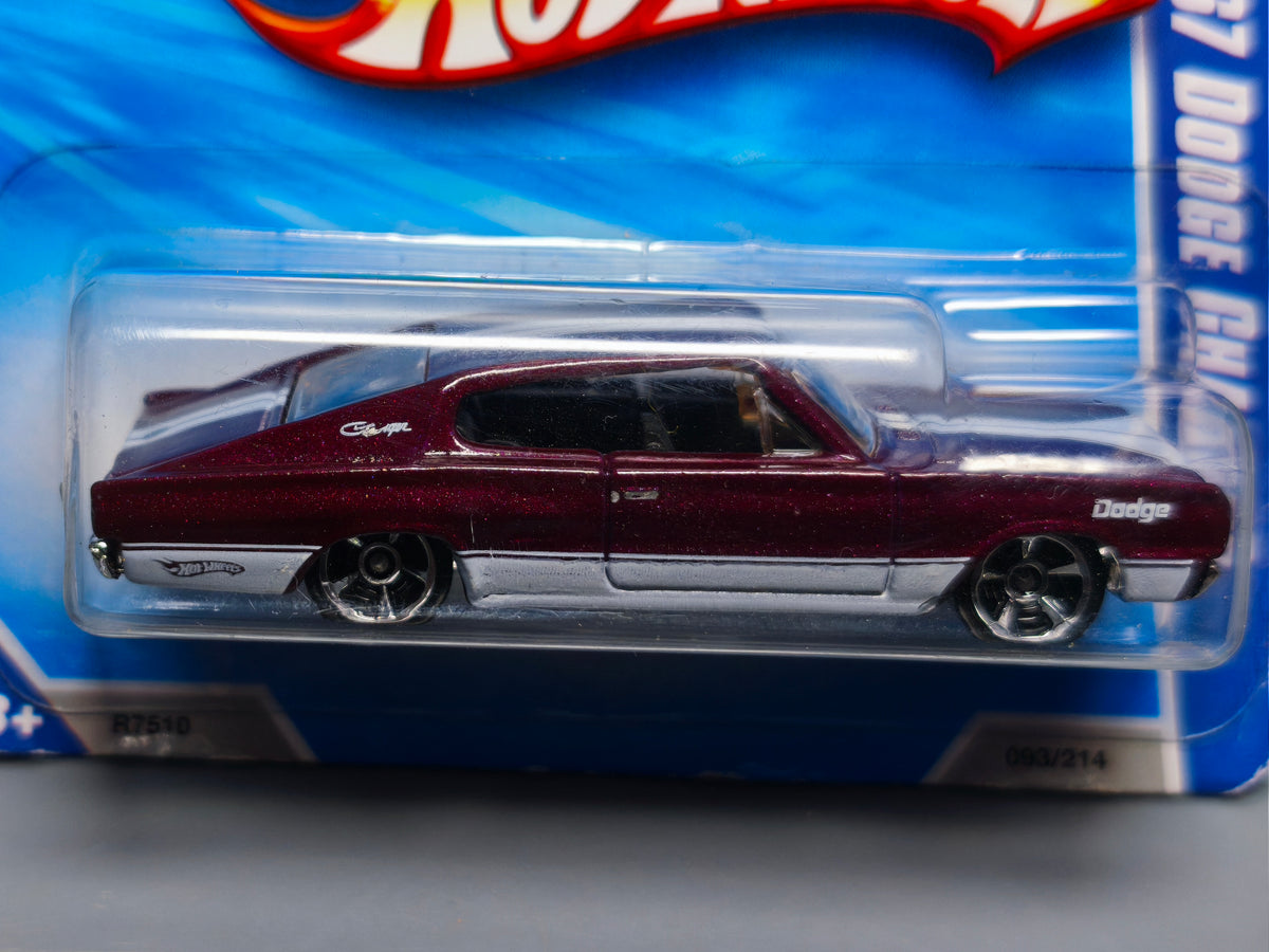 Hot Wheels 1967 Dodge Charger 2010-093 (DV013)