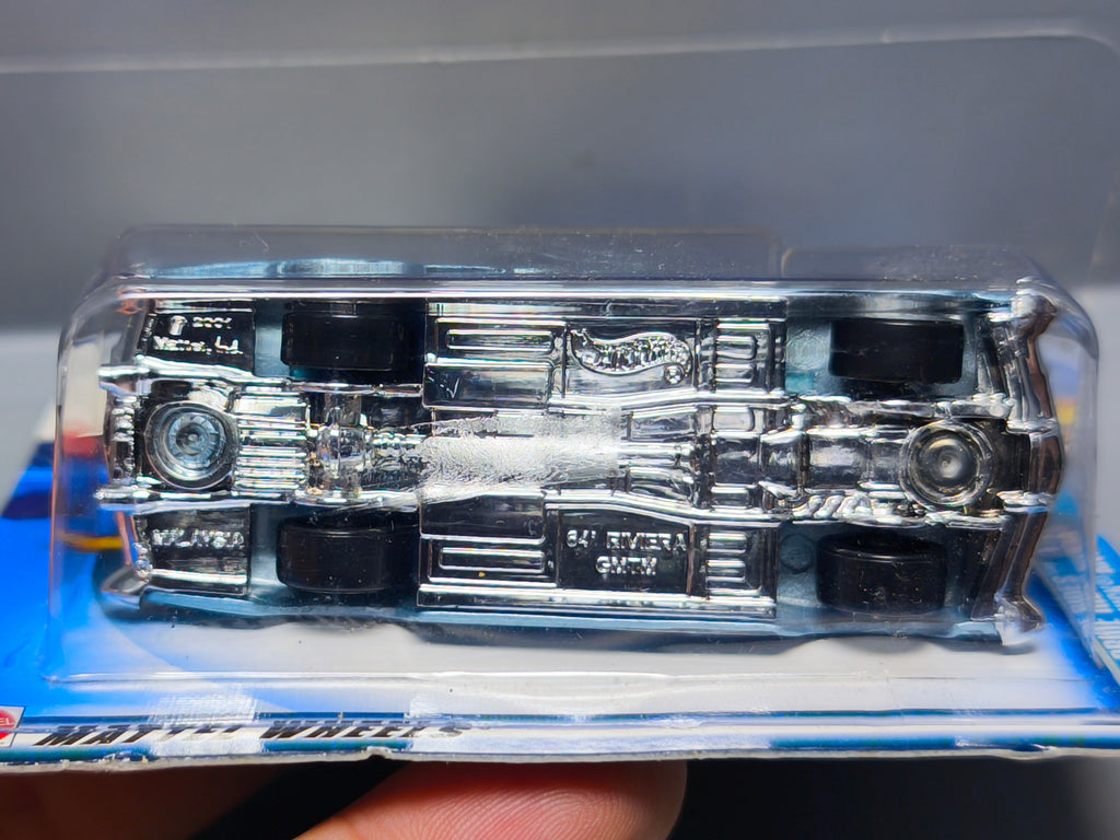 Hot Wheels 1964 Buick Riviera 2003-133 (DV013)