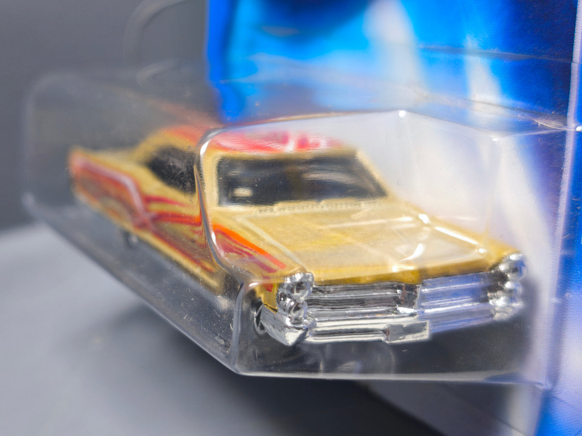 Hot Wheels 1965 Pontiac Bonneville 2003-215 (DV013)