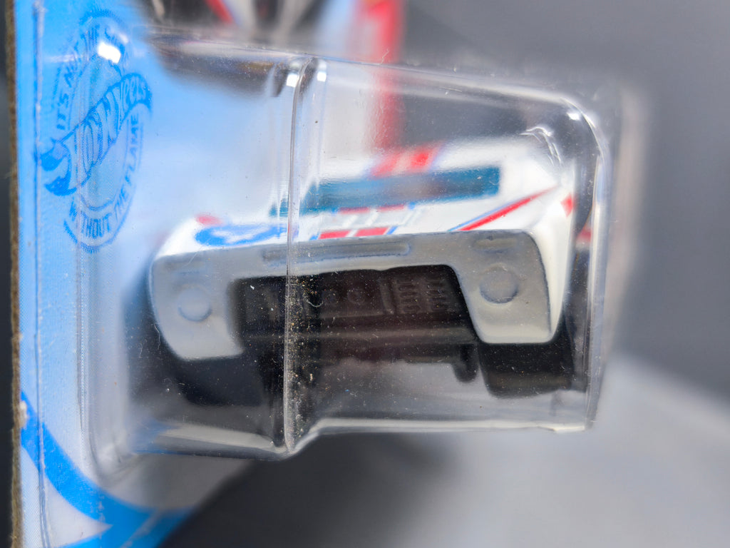 Hot Wheels Ford GT 40 2021-078 Gum Ball 3000 (DV013)